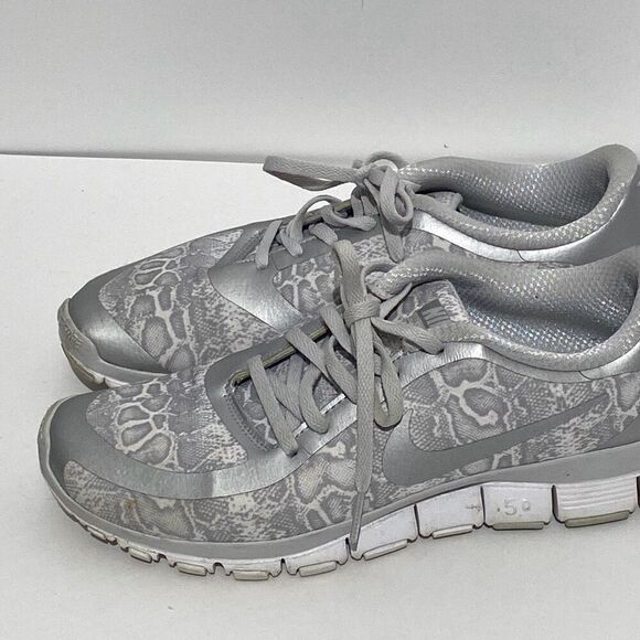Nike Women's Metallic Silver Free 5.0 Snake Print Running Sneaker Shoes Size 10 - Picture 5 of 9